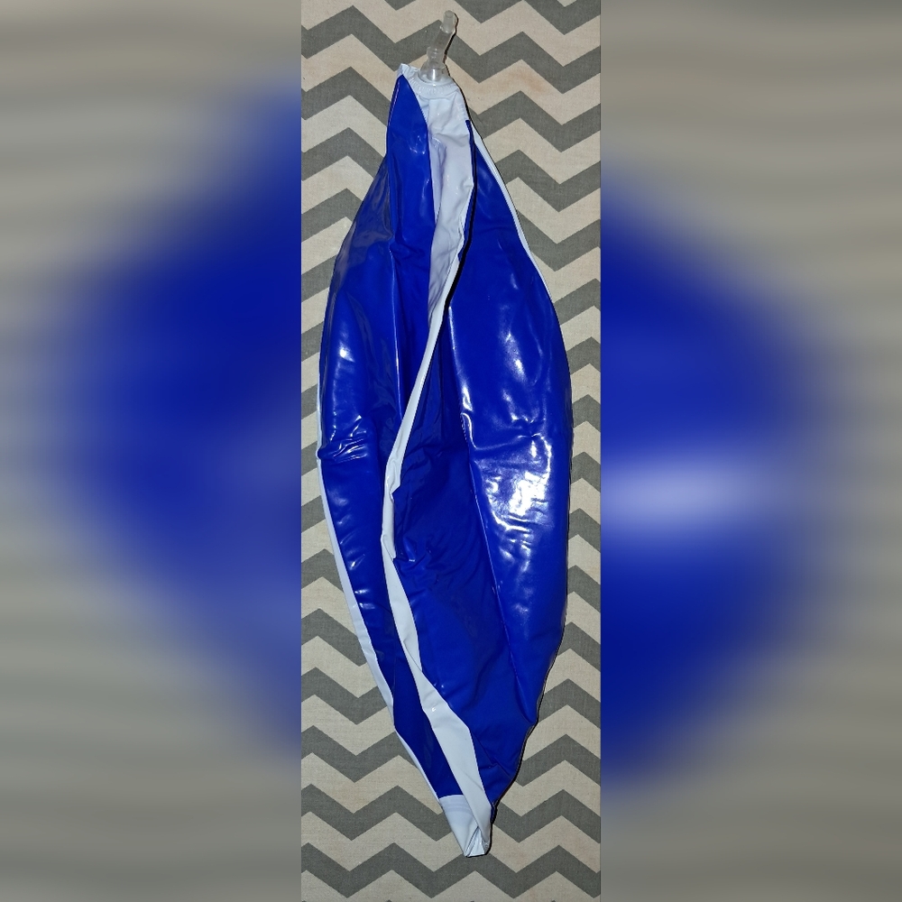 INFLATABLE BEACH BALL - NEW